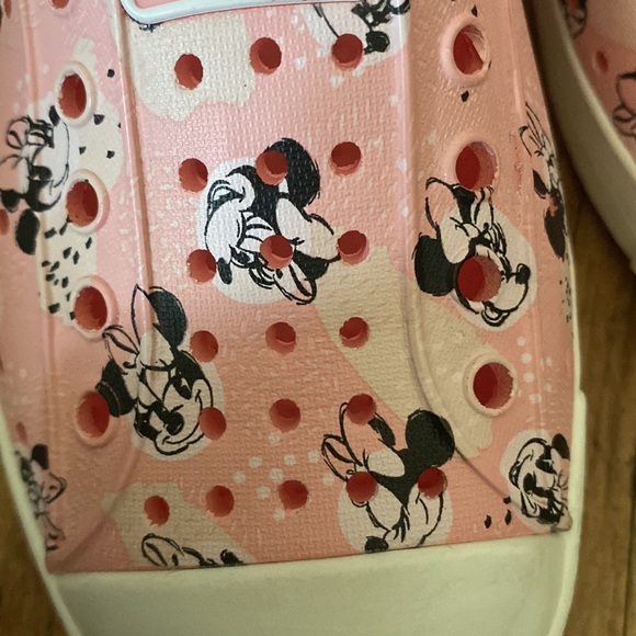 Native pink Minnie Mouse shoes - Picture 7 of 8